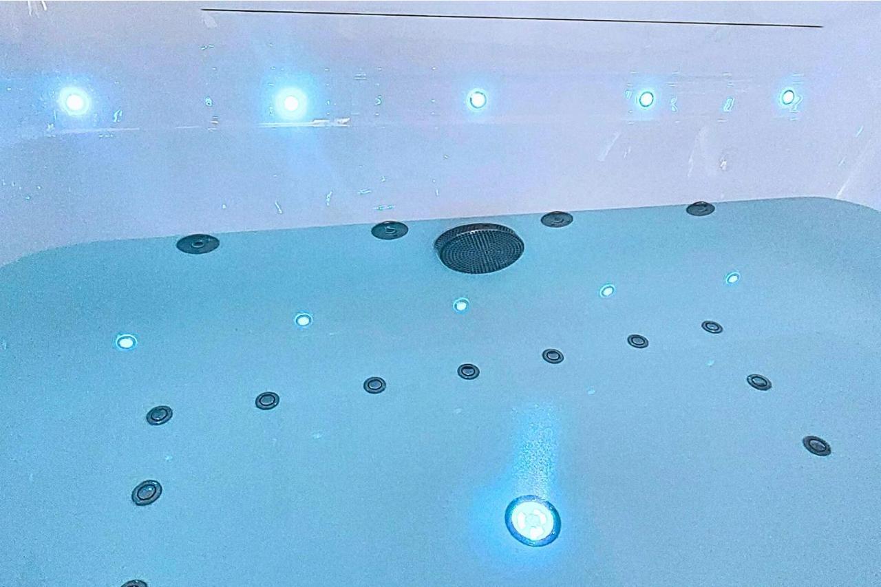 Artgold * Logement Haut De Gamme Spa Roanne Extérieur photo