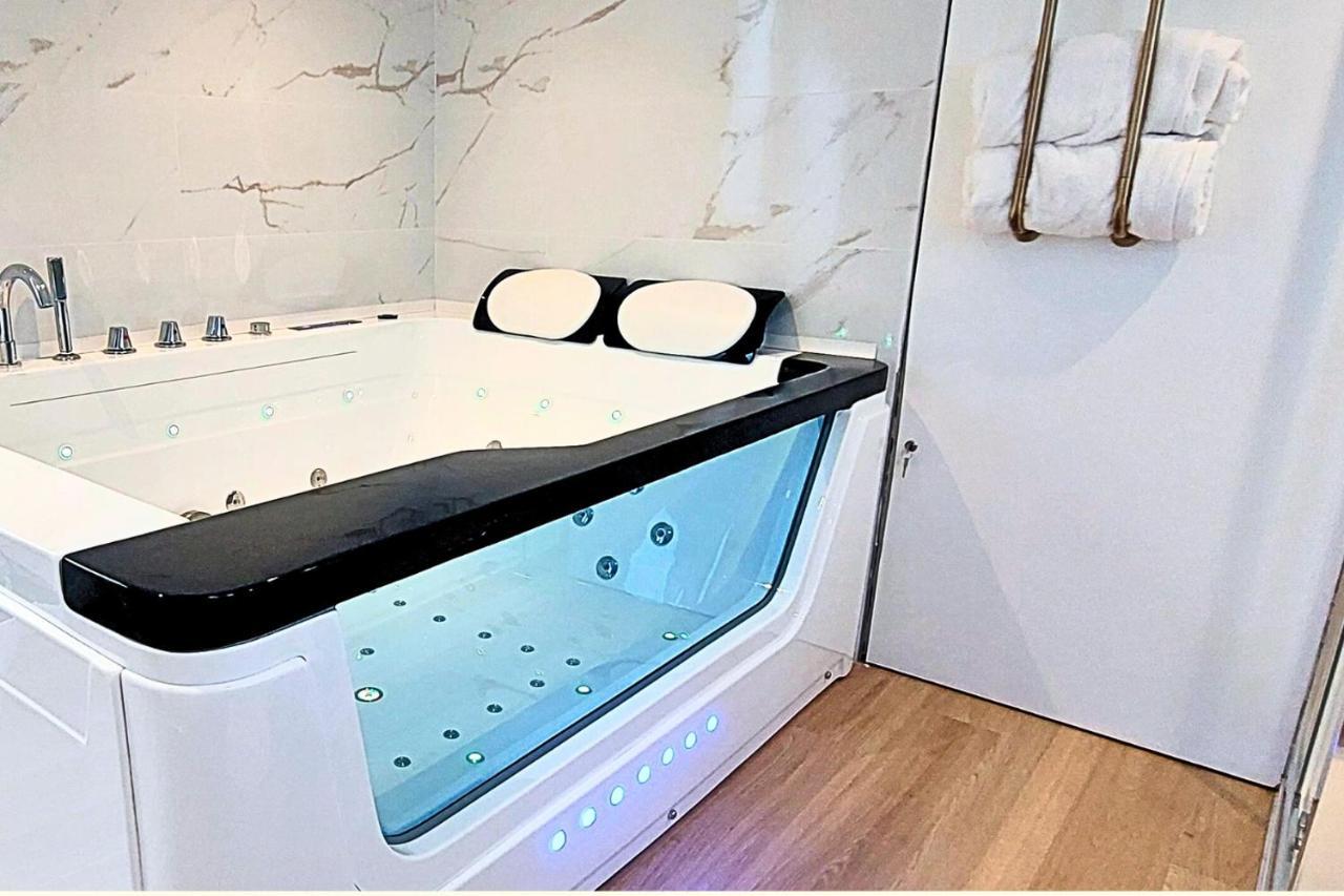 Artgold * Logement Haut De Gamme Spa Roanne Extérieur photo